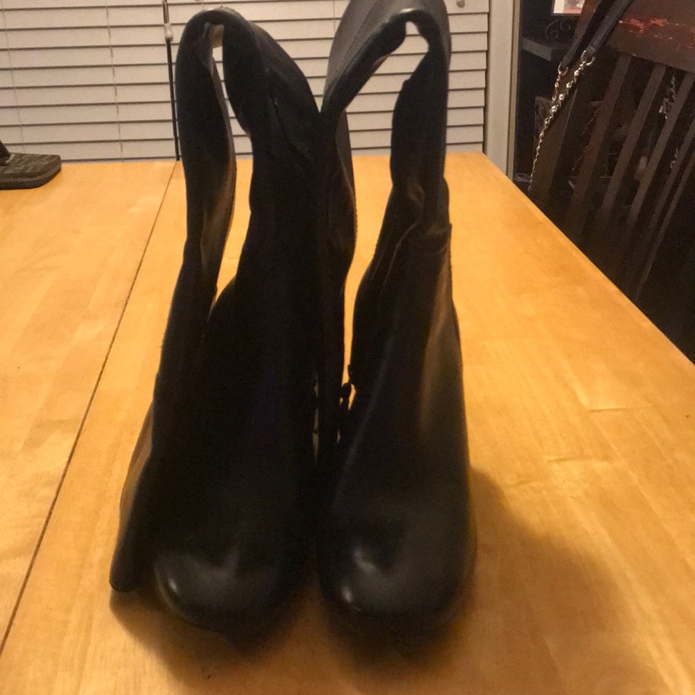 Tory Burch size 9 over the knee boots